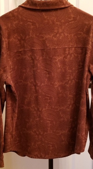 Long sleeve, button down shirt. - Picture 2 of 4